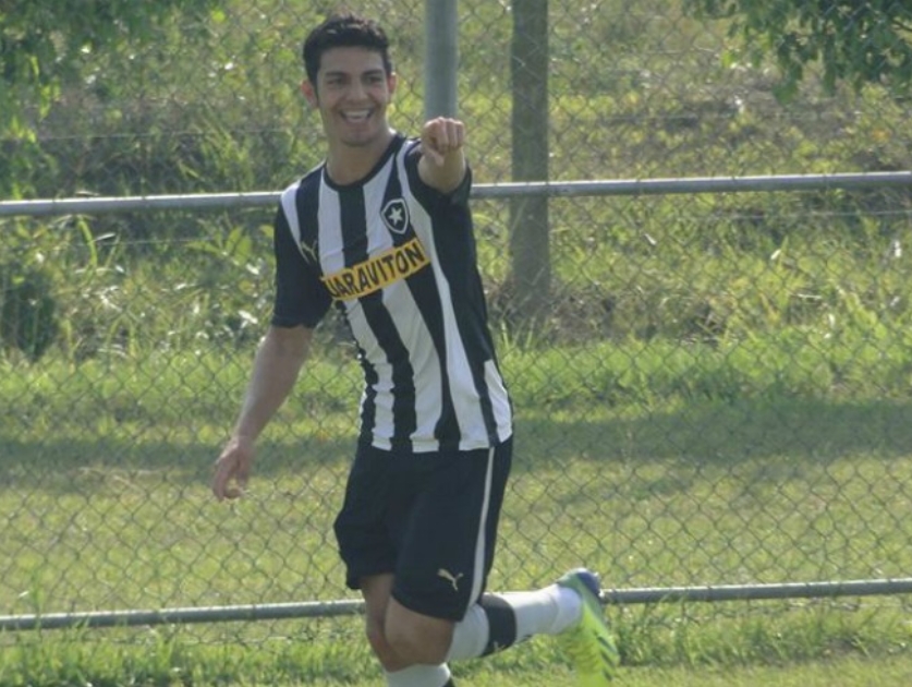 Vitória no clássico