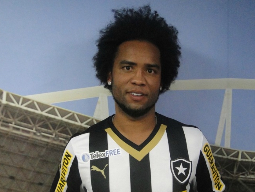 Carlos Alberto é do Botafogo