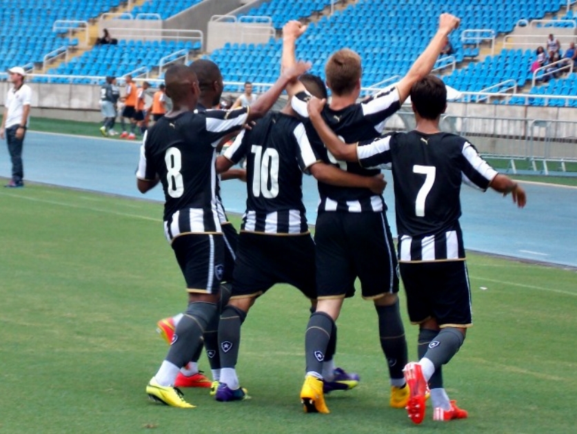 Pra encher o Nilton Santos