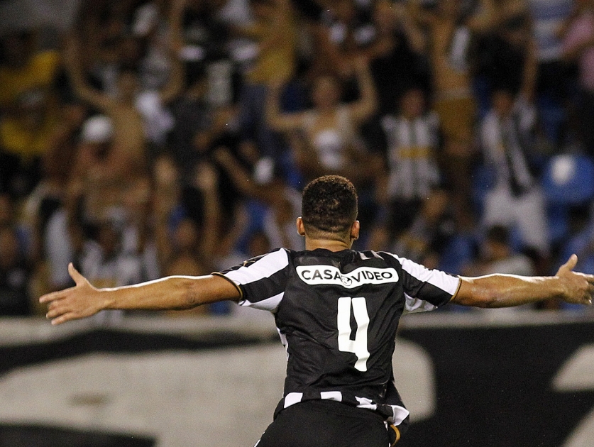 Abraçados pela torcida