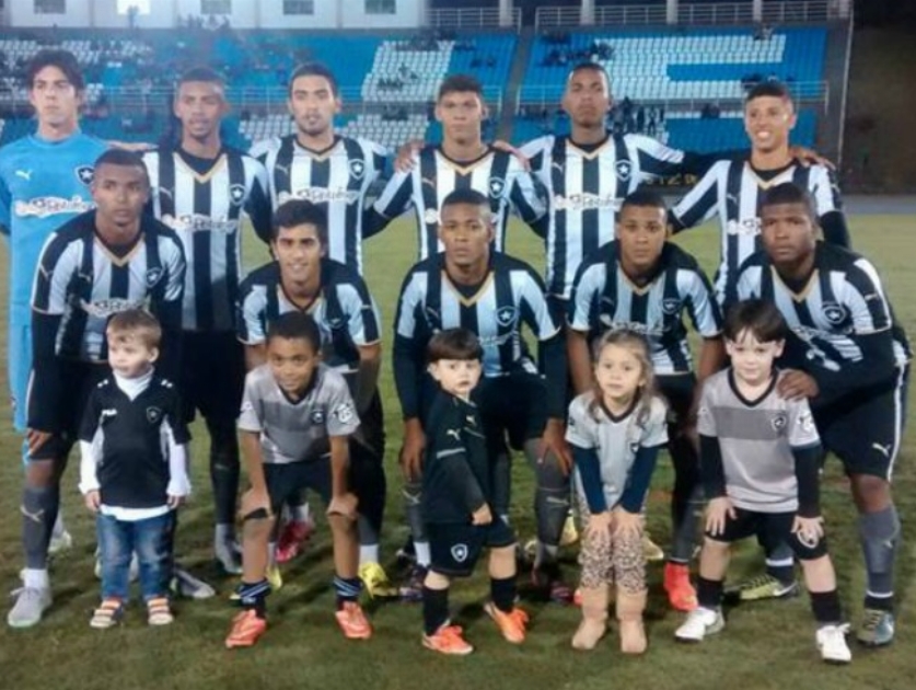 Estreia com vitória