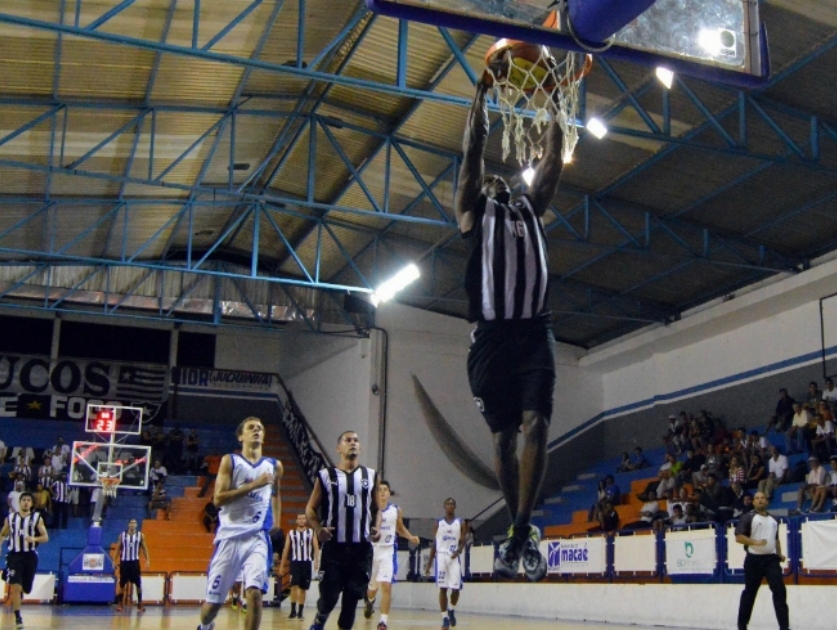 Estadual Adulto de basquete