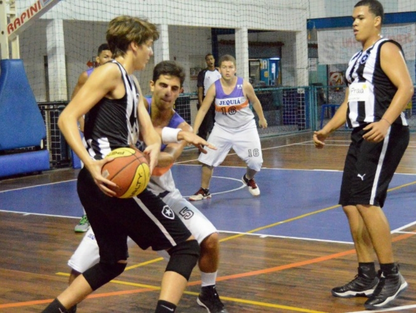 Em busca de novo triunfo