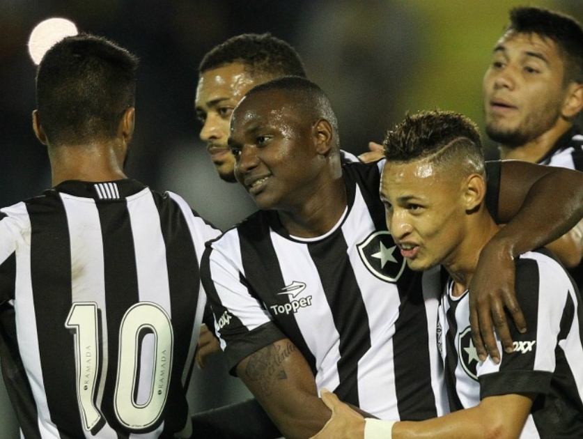 Botafogo 3 x 1 América-MG