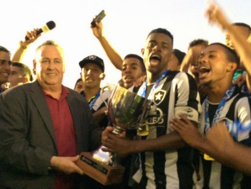 Campeão na Arena Botafogo!