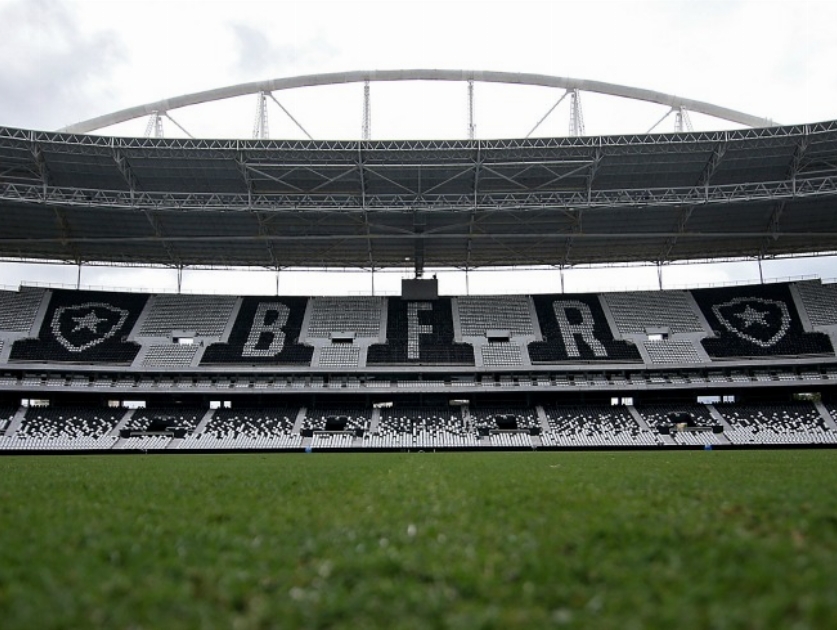Estádio Nilton Santos!