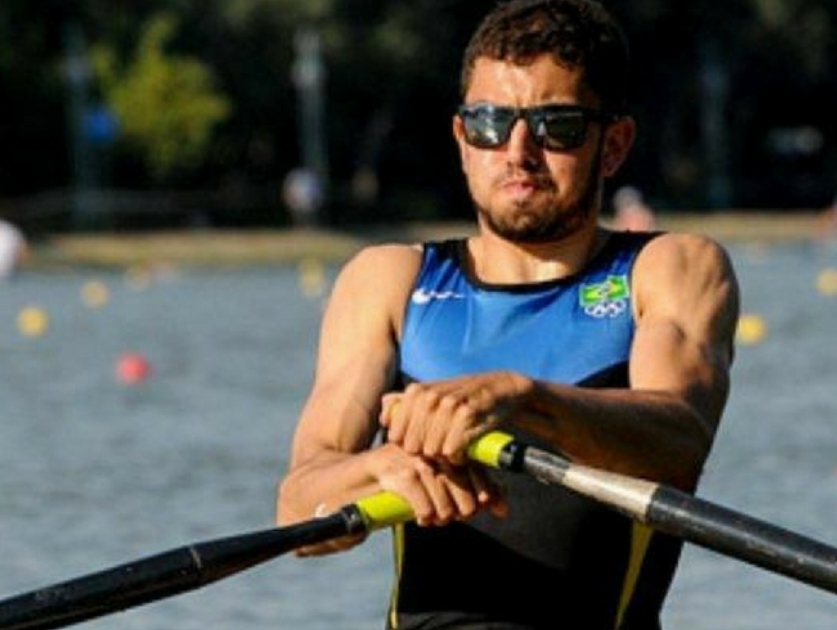 Arrancando para a história