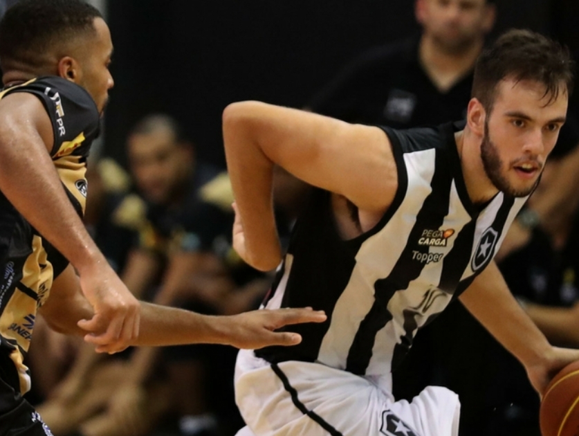 De olho nos playoffs