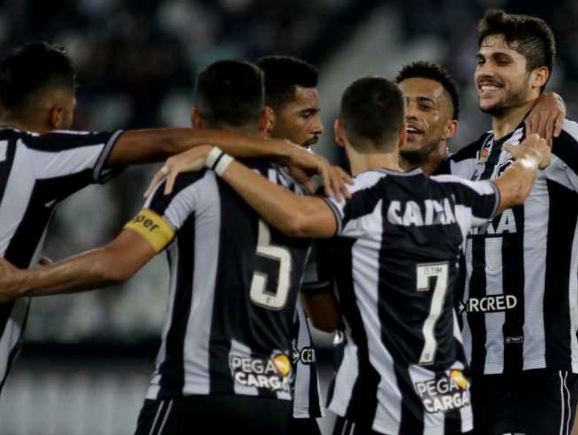 Botafogo 2 x 0 Atlético-PR