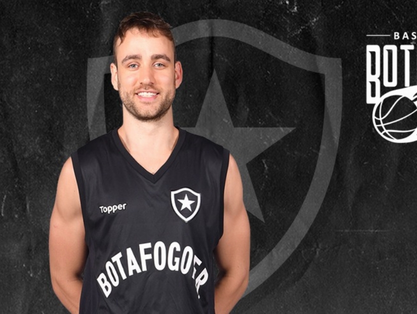 Botafogo fecha com Arthur