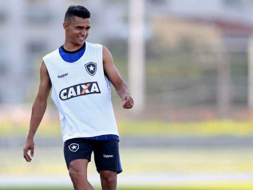 Erik é o novo reforço