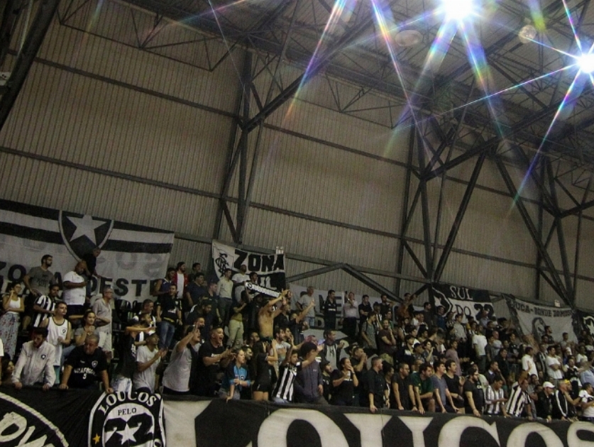 Basquete: Botafogo x Flamengo 