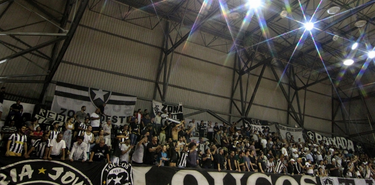 Basquete: Botafogo x Flamengo