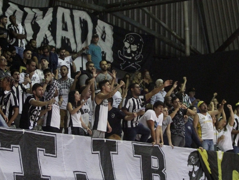 Basquete: Botafogo x Joinville