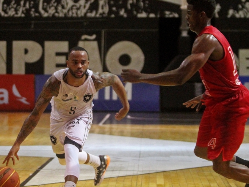 Botafogo 77 x 74 Paulistano