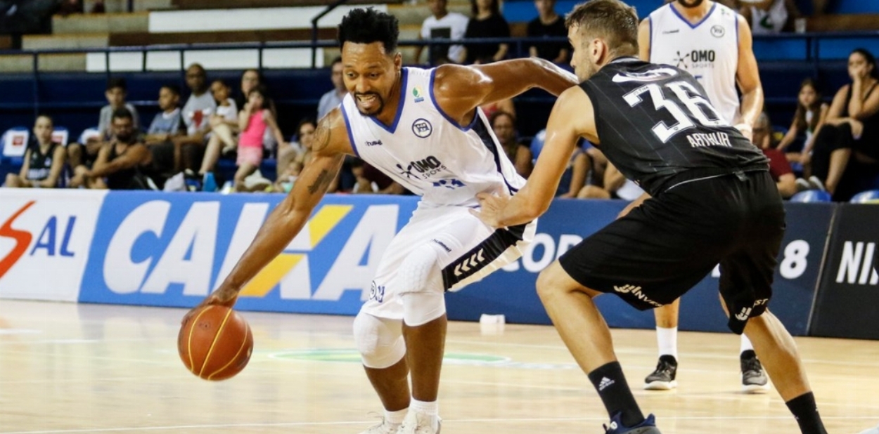 Pinheiros 69 x 67 Botafogo