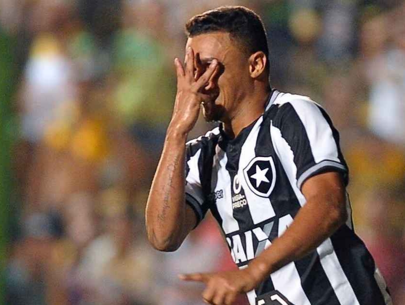 Defensa y Justicia 0 x 3 Botafogo