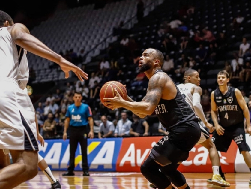 Corinthians 84 x 77 Botafogo