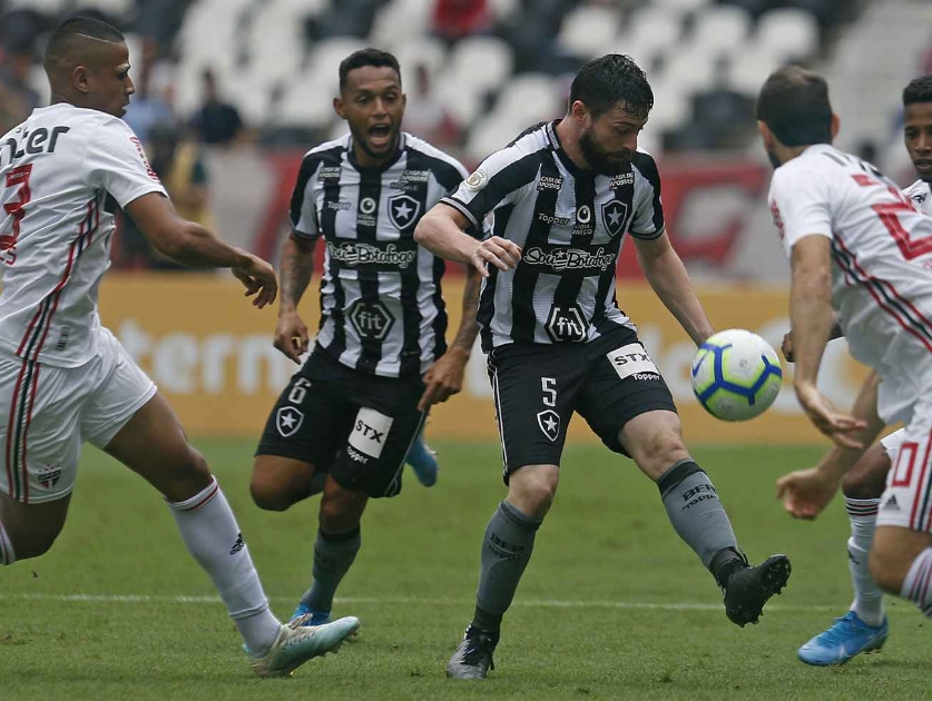 Botafogo 1 x 2 São Paulo