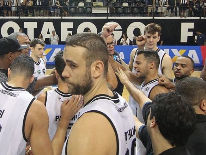 Botafogo 69 x 79 Mogi