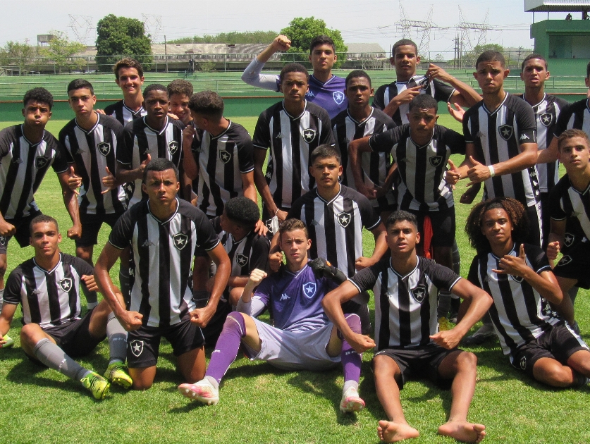 Vitória no clássico