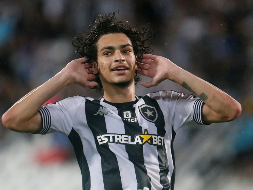 Mais uma na coleção