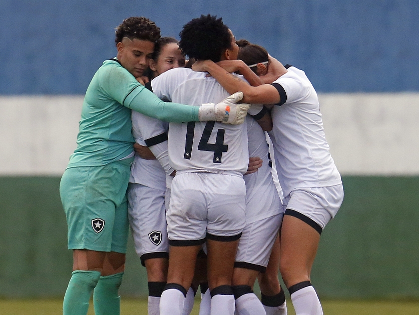 Estreia com vitória