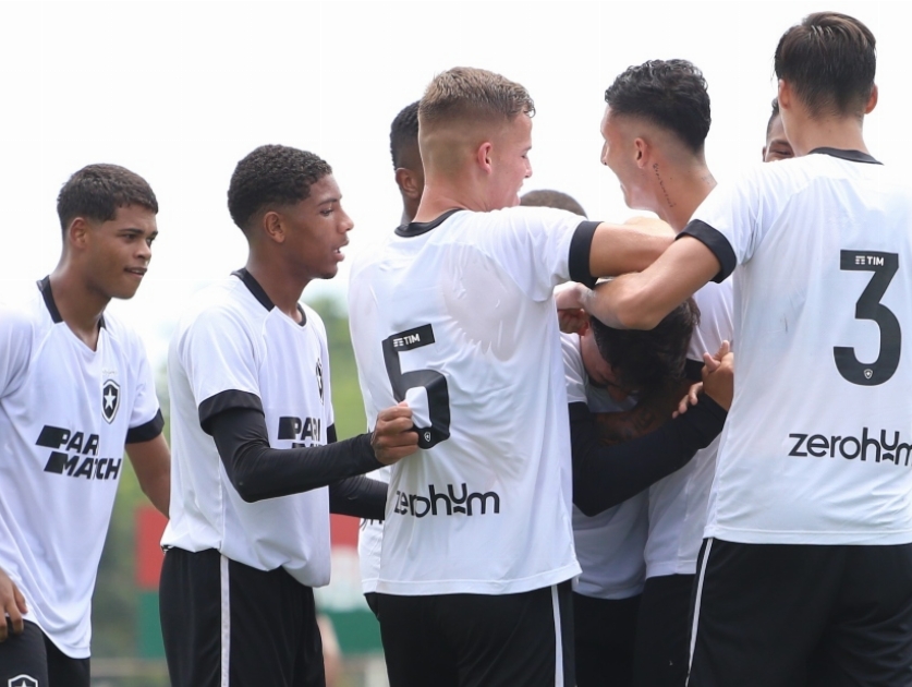 Estreia com vitória