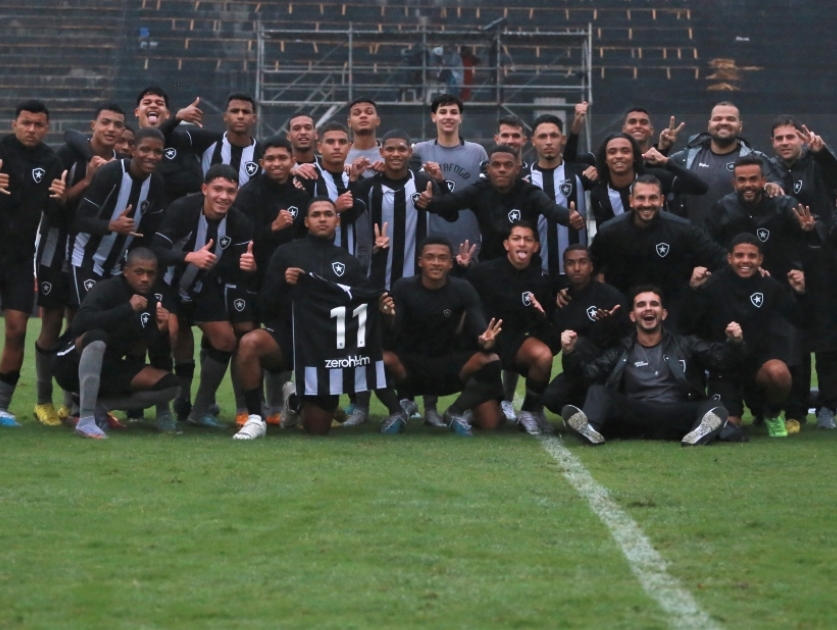 Vitória no clássico