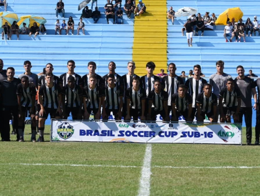 Estreia com vitória