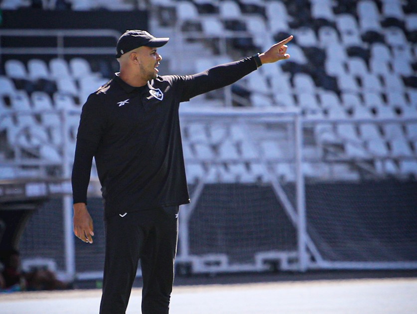 Sub-17: Mudança no comando