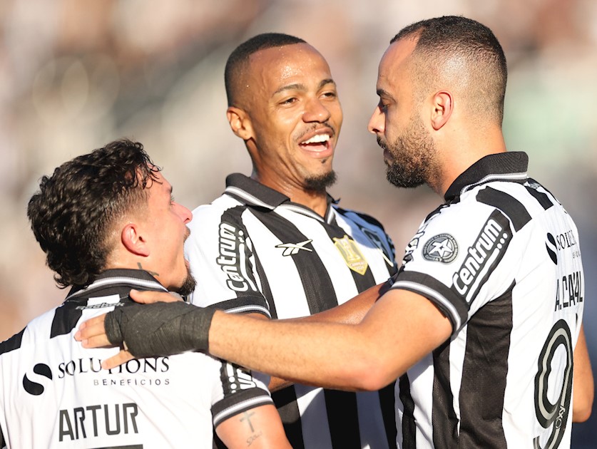 BOTAFOGO 4 x 2 Fortaleza