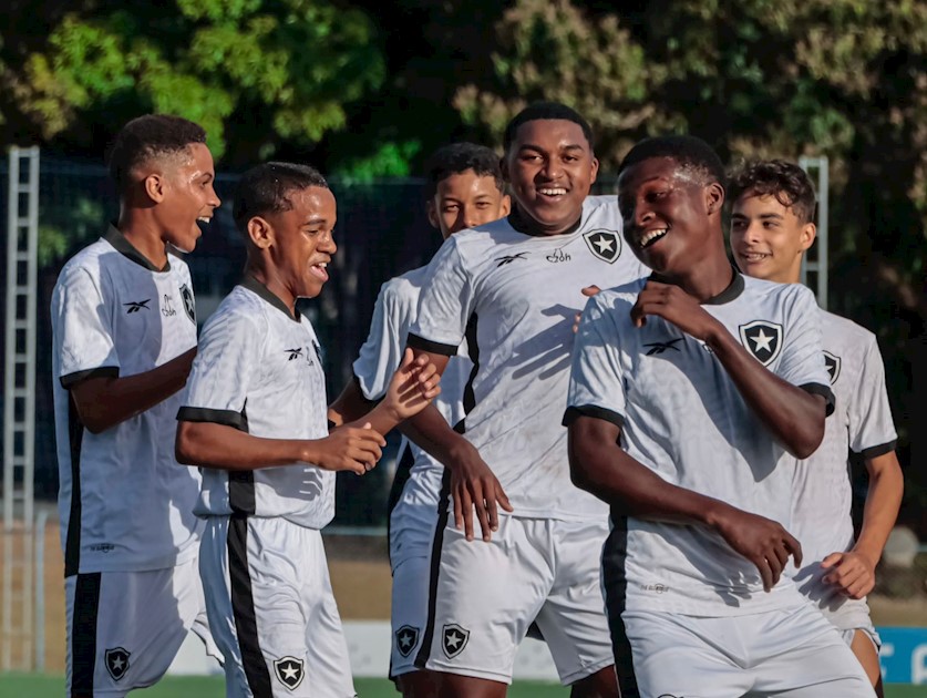 Estreia com vitória