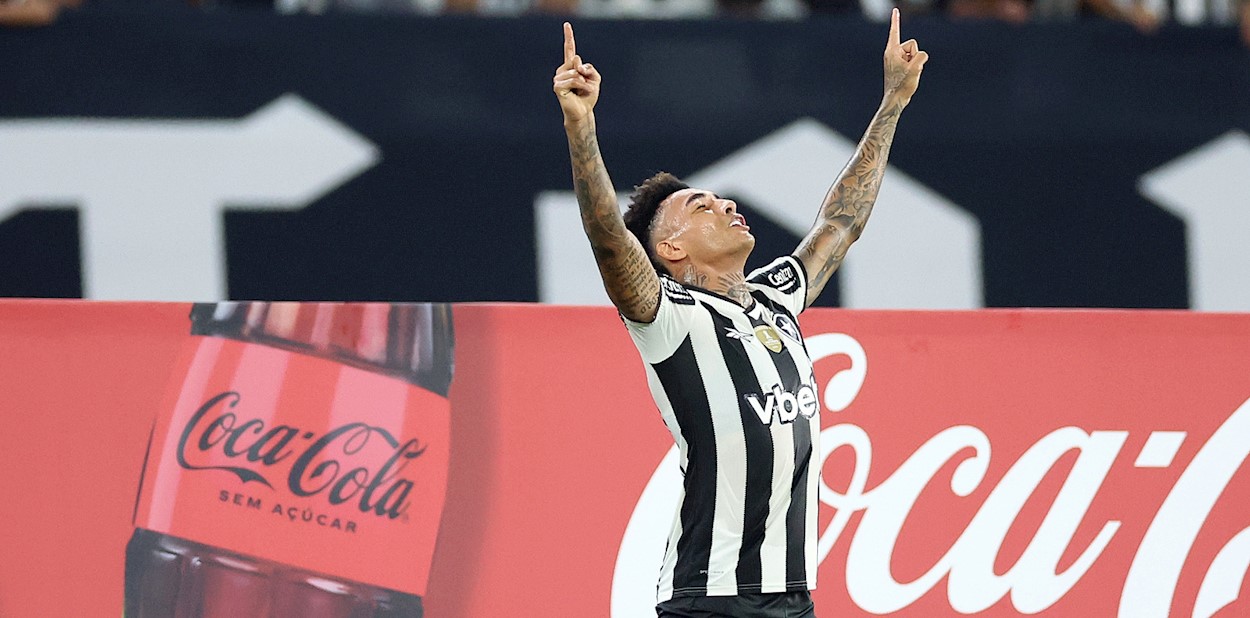 Igor Jesus celebrando gol (Vítor Silva/BFR)