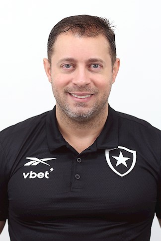 Adriano Colares